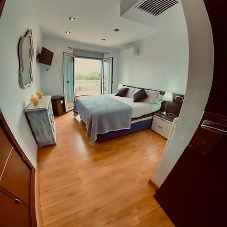 Red House Bed & Breakfast Llucmajor  Esterno foto