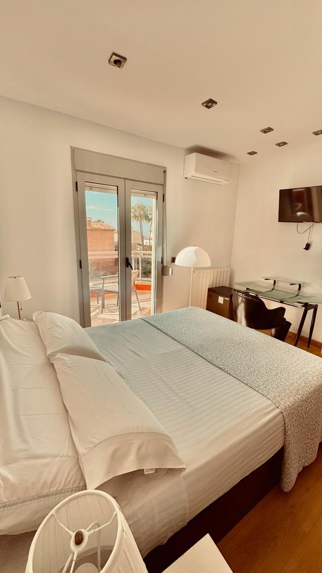 Red House Bed & Breakfast Llucmajor  Esterno foto